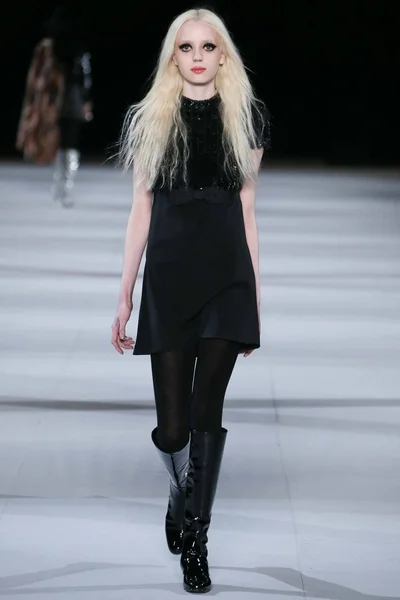 Look 50